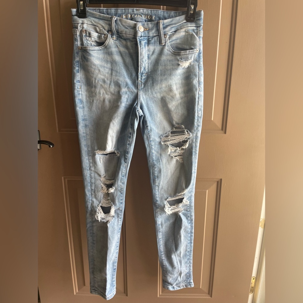 American Eagle Light-wash Ripped Skinny Jeans
